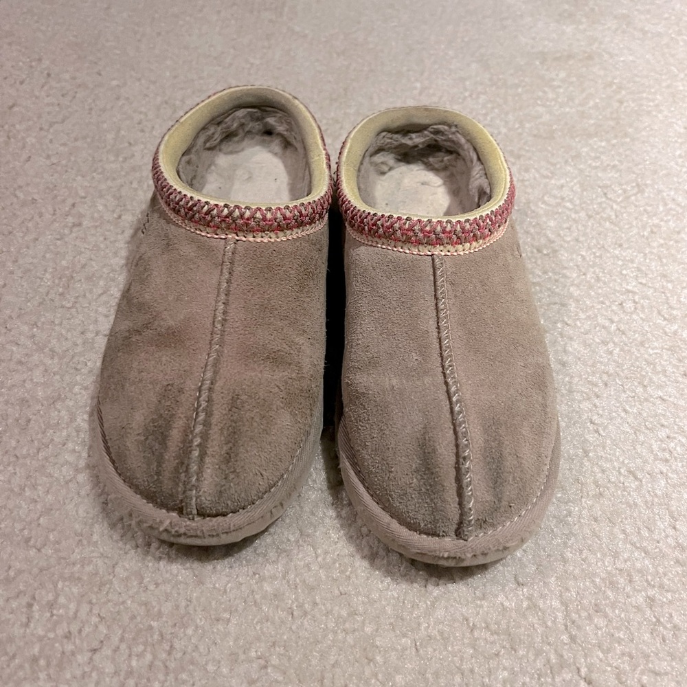 Beachwood Uggs Tasman slippers, girls size 4.5